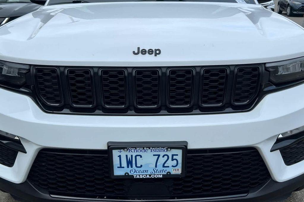 used 2025 Jeep Grand Cherokee car, priced at $37,999