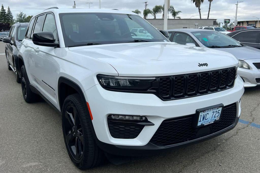 used 2025 Jeep Grand Cherokee car, priced at $37,999
