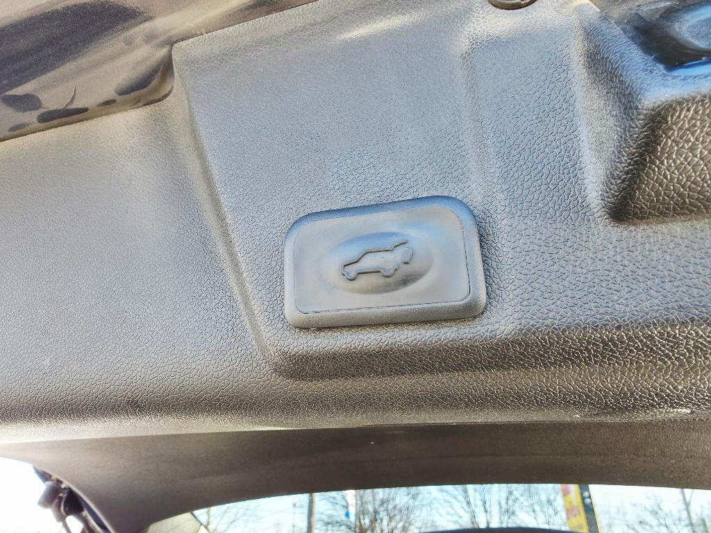 used 2013 Chevrolet Traverse car, priced at $8,990