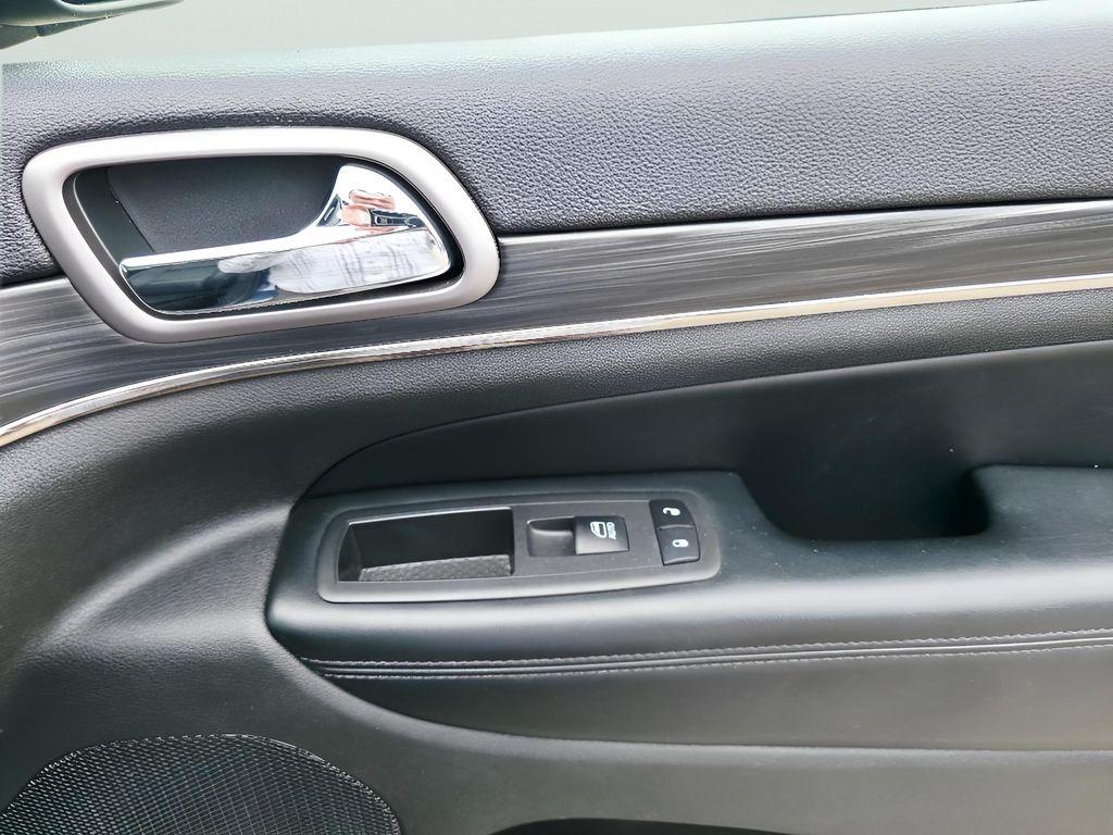 used 2020 Jeep Grand Cherokee car, priced at $17,994