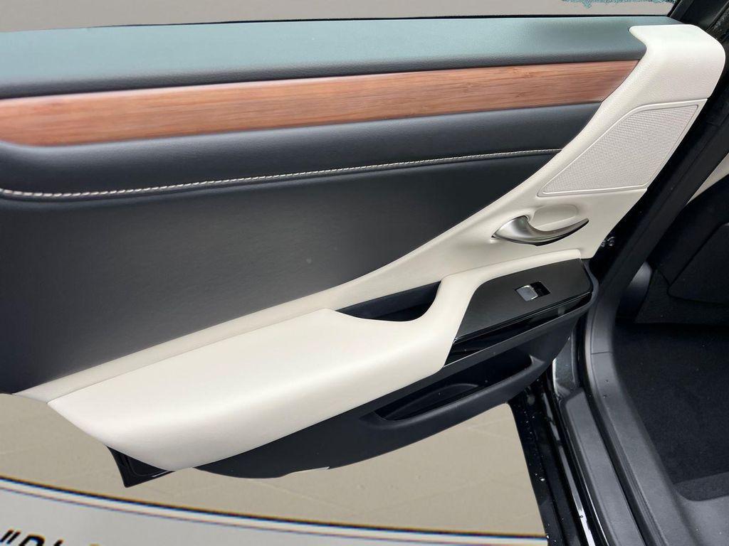 new 2025 Lexus ES 350 car, priced at $48,325
