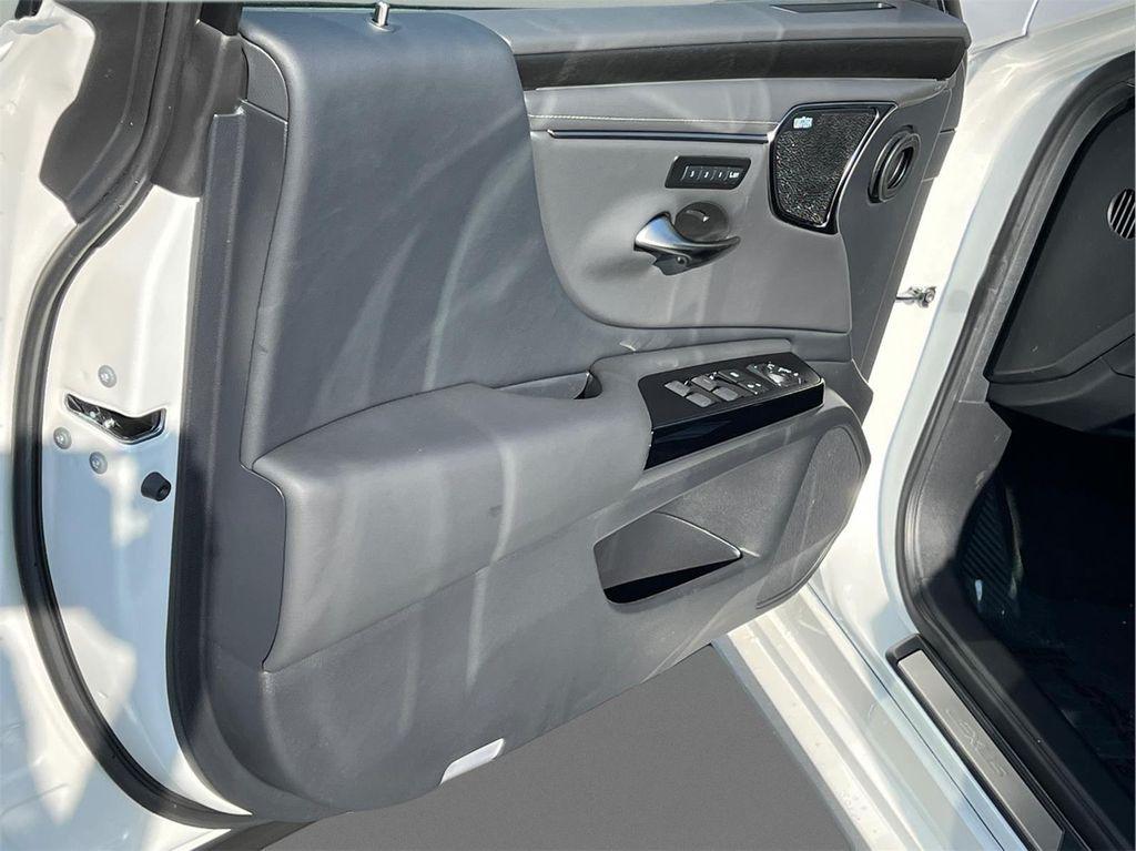 new 2025 Lexus ES 350 car, priced at $56,125