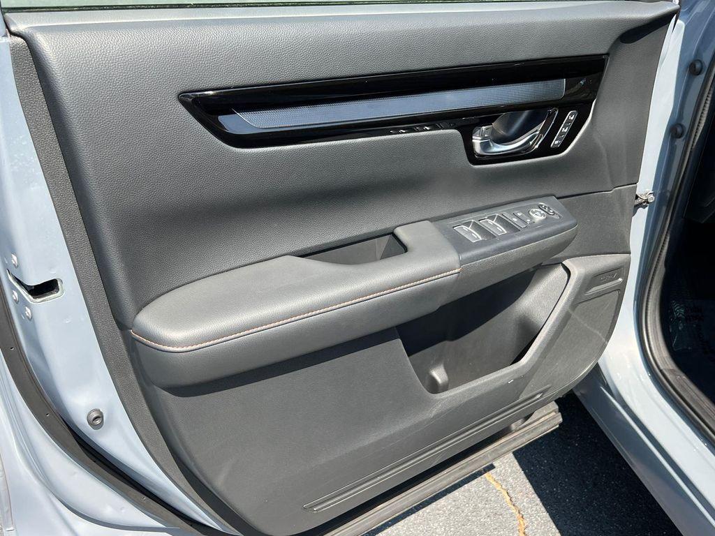 used 2025 Honda CR-V Hybrid car, priced at $36,219