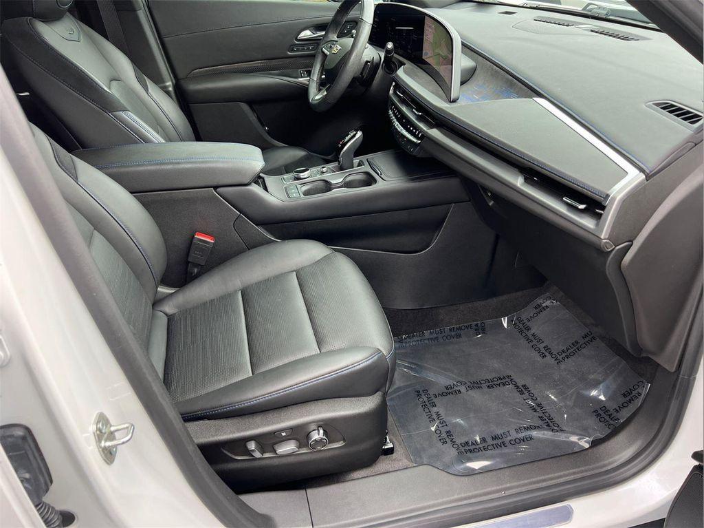 used 2024 Cadillac XT4 car, priced at $34,990