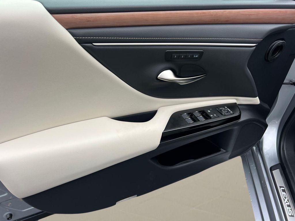 new 2025 Lexus ES 350 car, priced at $49,859