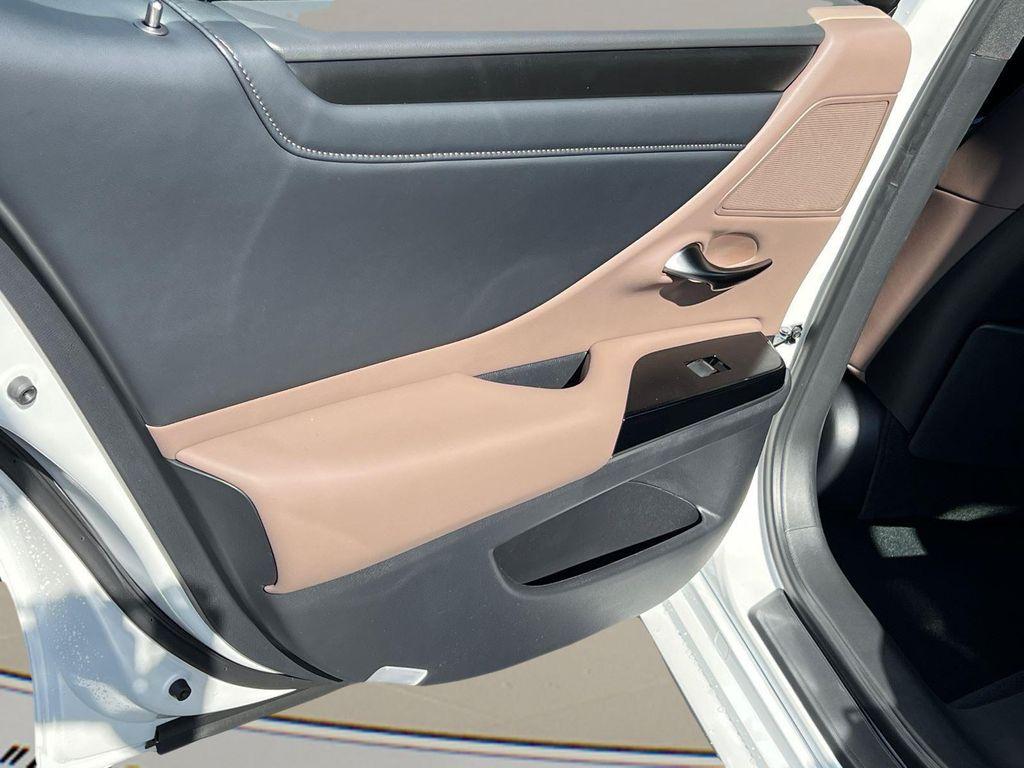 new 2025 Lexus ES 350 car, priced at $48,354