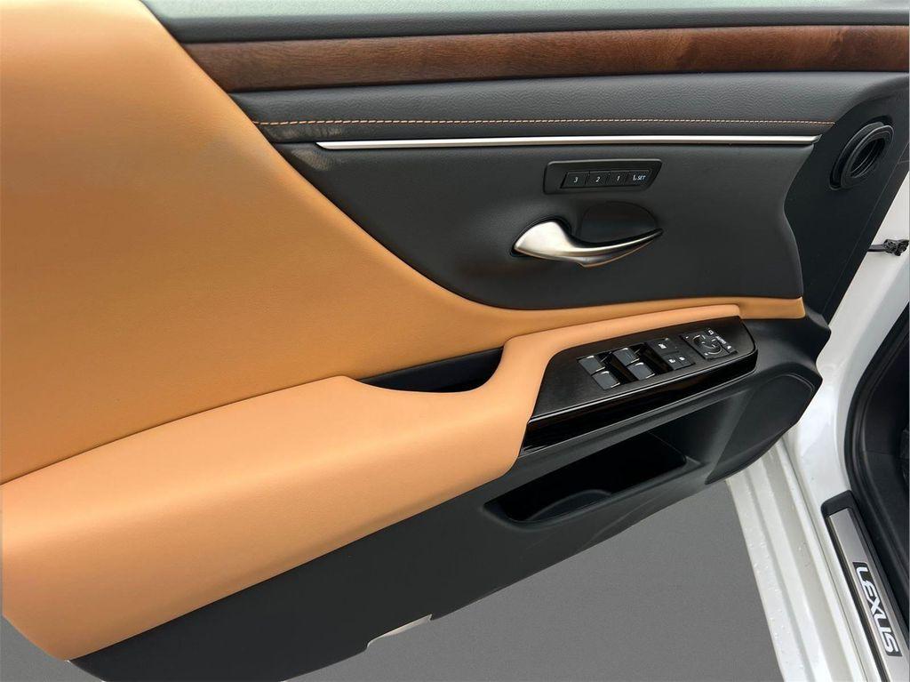 new 2025 Lexus ES 350 car, priced at $50,279