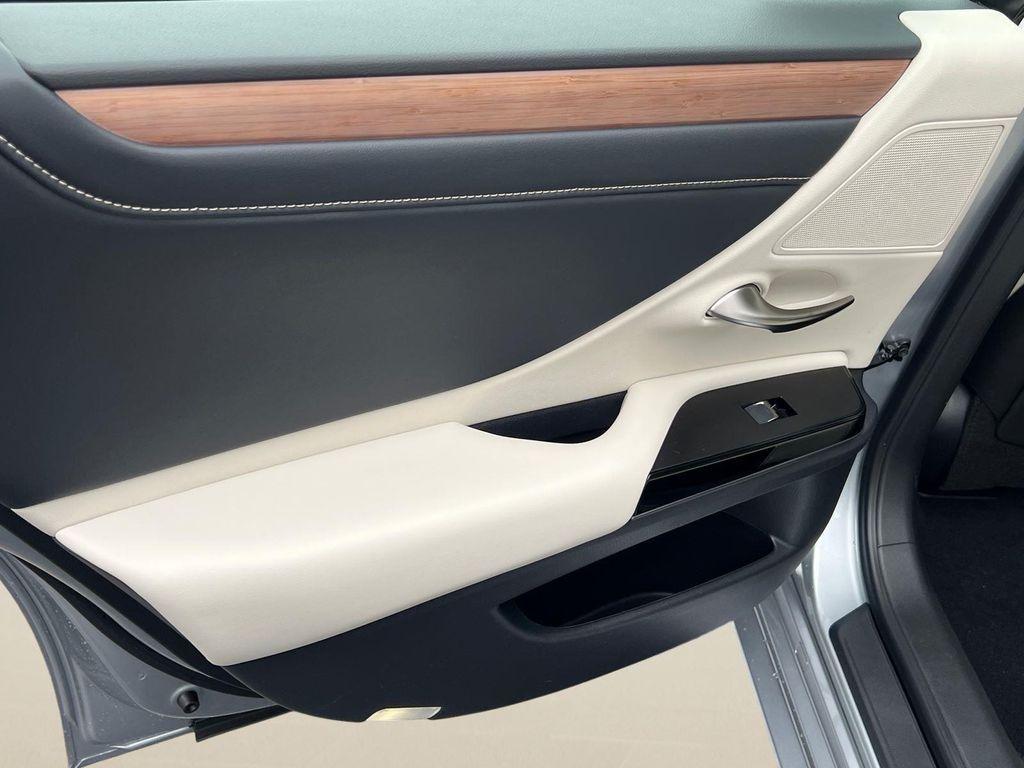 new 2025 Lexus ES 350 car, priced at $48,684