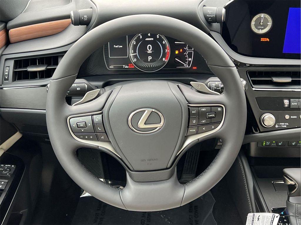 new 2025 Lexus ES 350 car, priced at $48,684