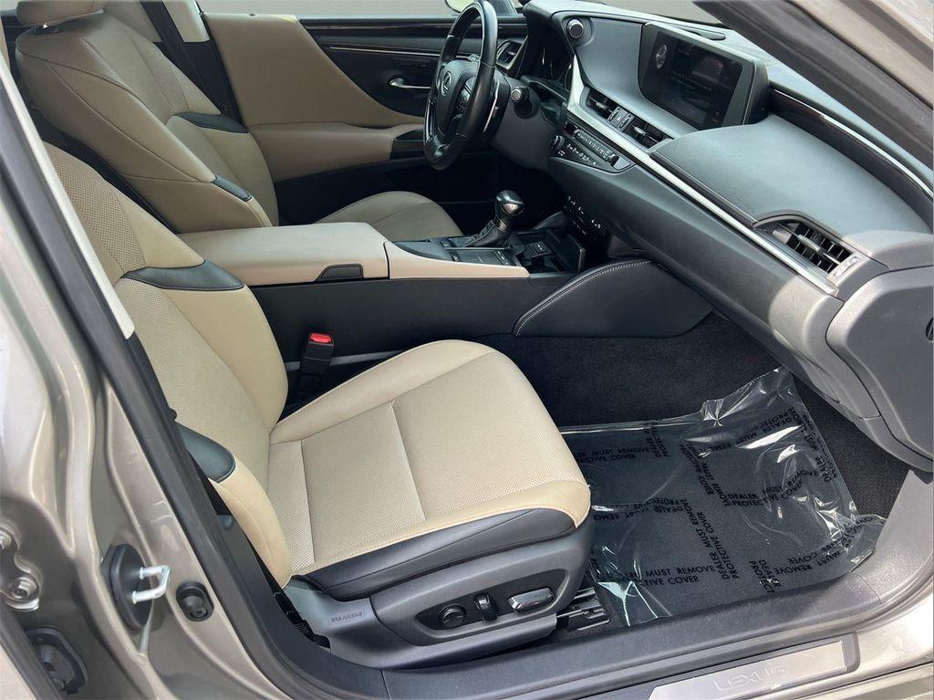 used 2019 Lexus ES 350 car, priced at $25,714