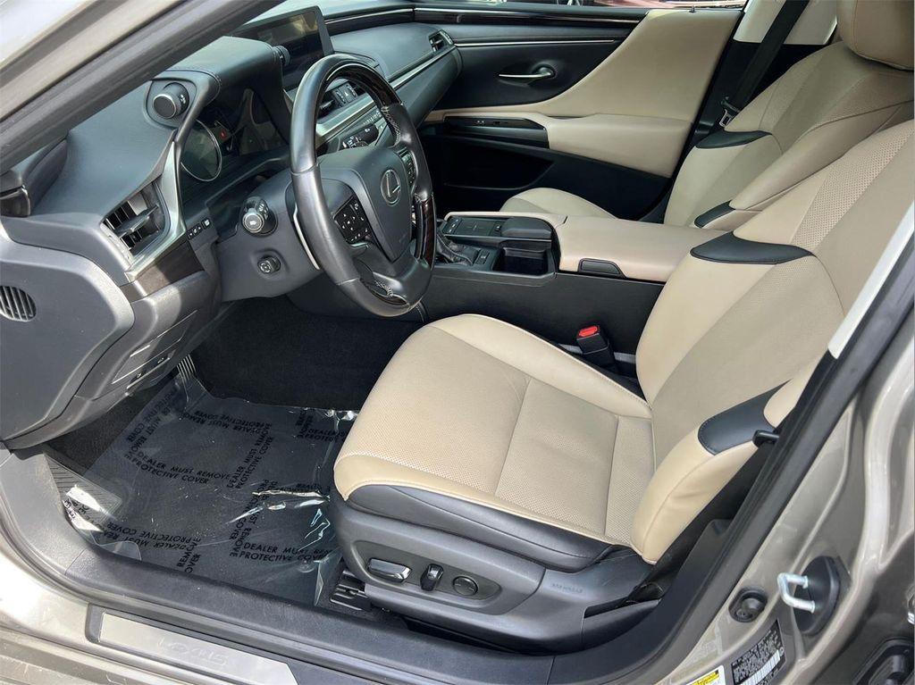 used 2019 Lexus ES 350 car, priced at $25,714