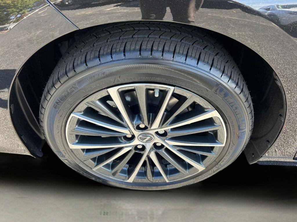 new 2025 Lexus ES 350 car, priced at $48,584