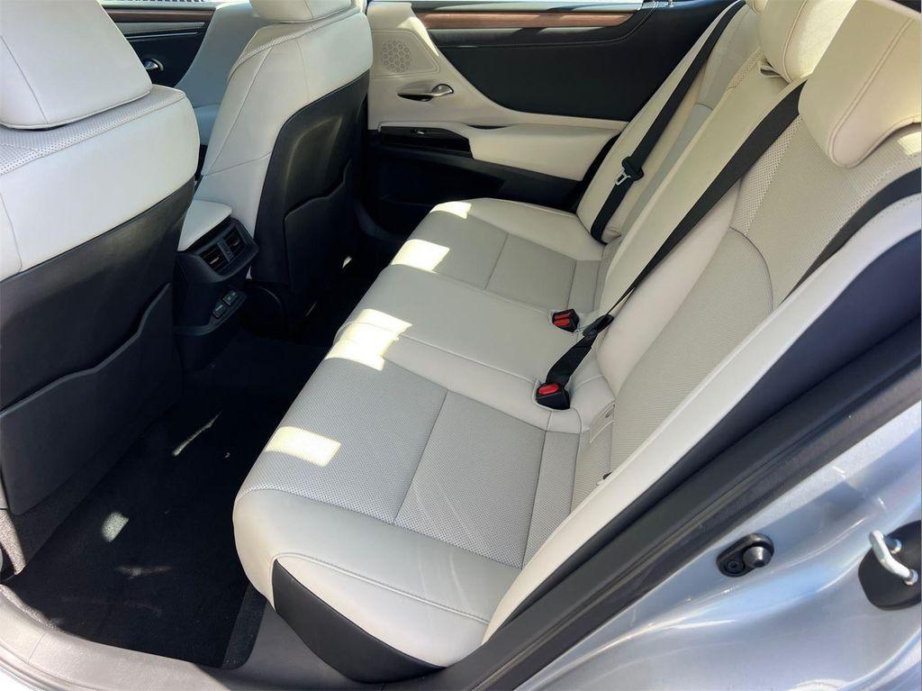 new 2025 Lexus ES 350 car, priced at $48,534