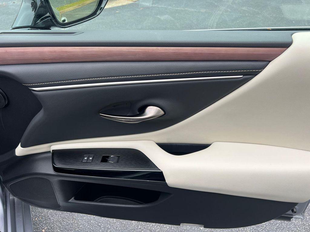 used 2025 Lexus ES 300h car, priced at $45,980