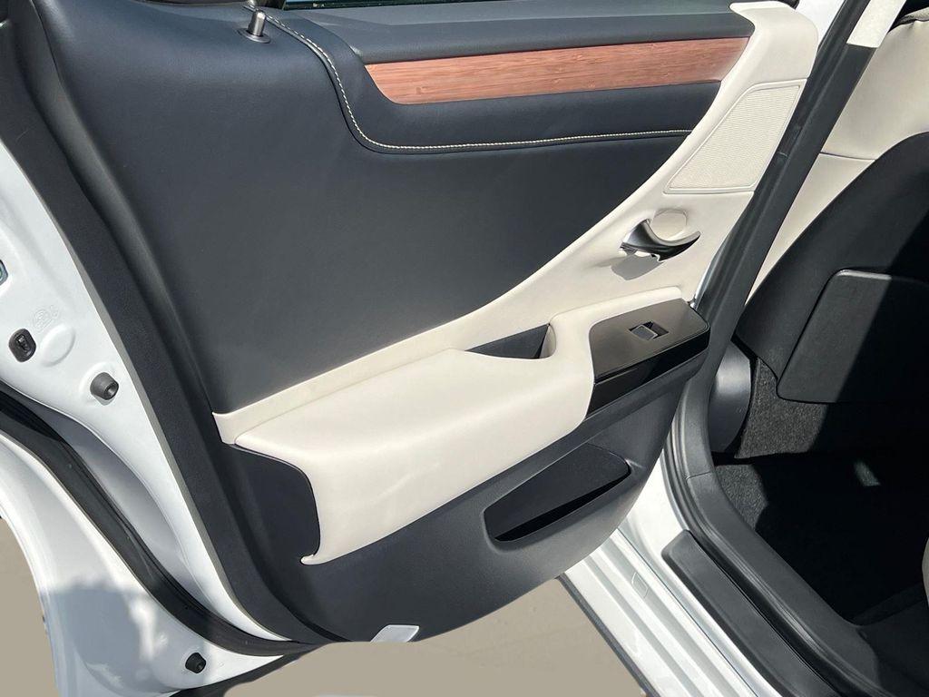 new 2025 Lexus ES 350 car, priced at $48,120