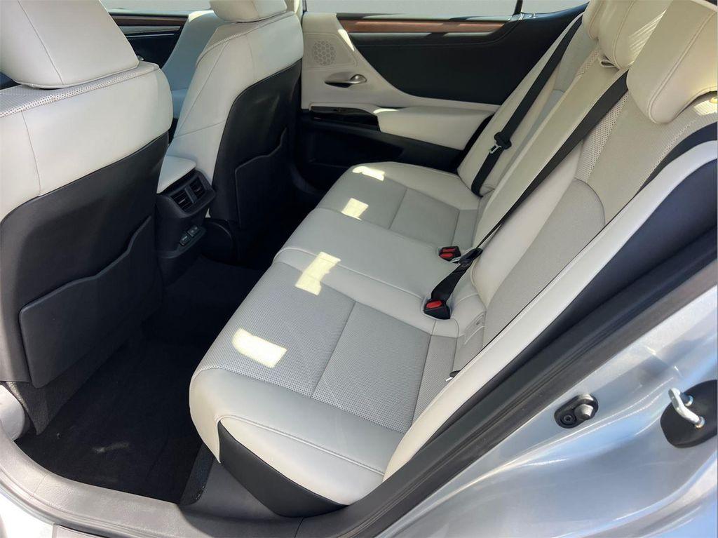 new 2025 Lexus ES 350 car, priced at $50,334