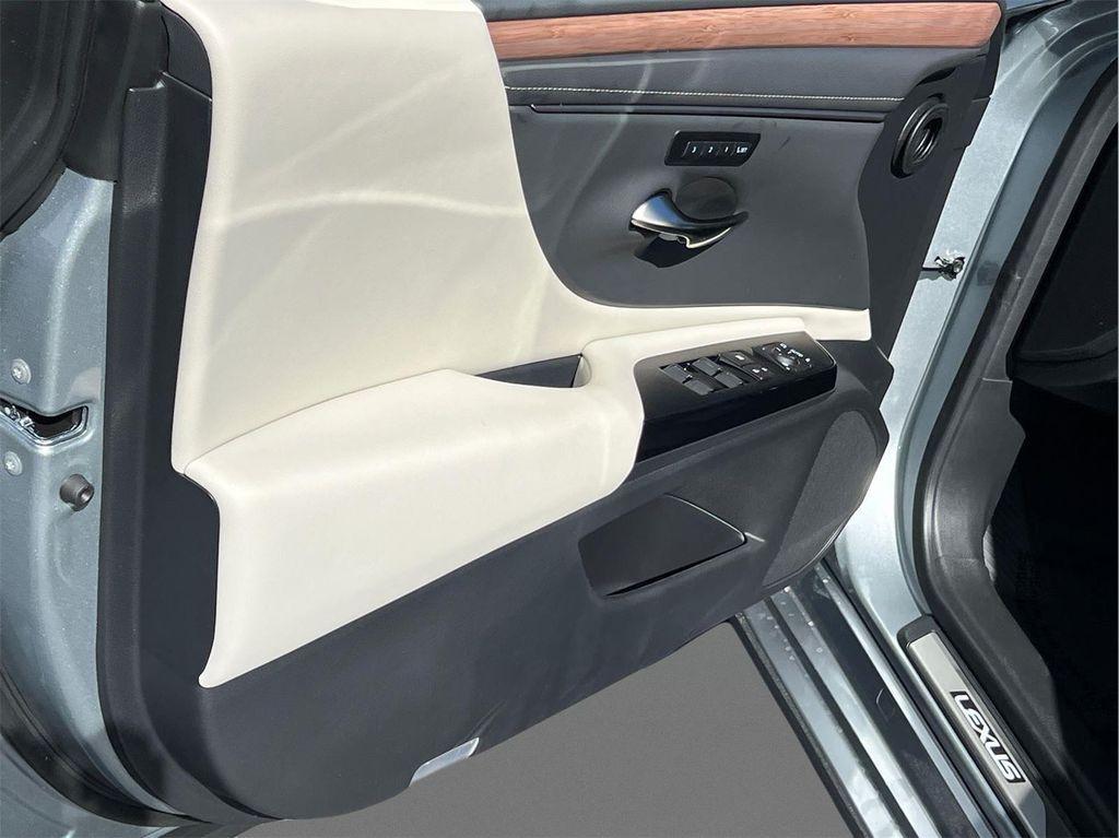 new 2025 Lexus ES 350 car, priced at $50,334