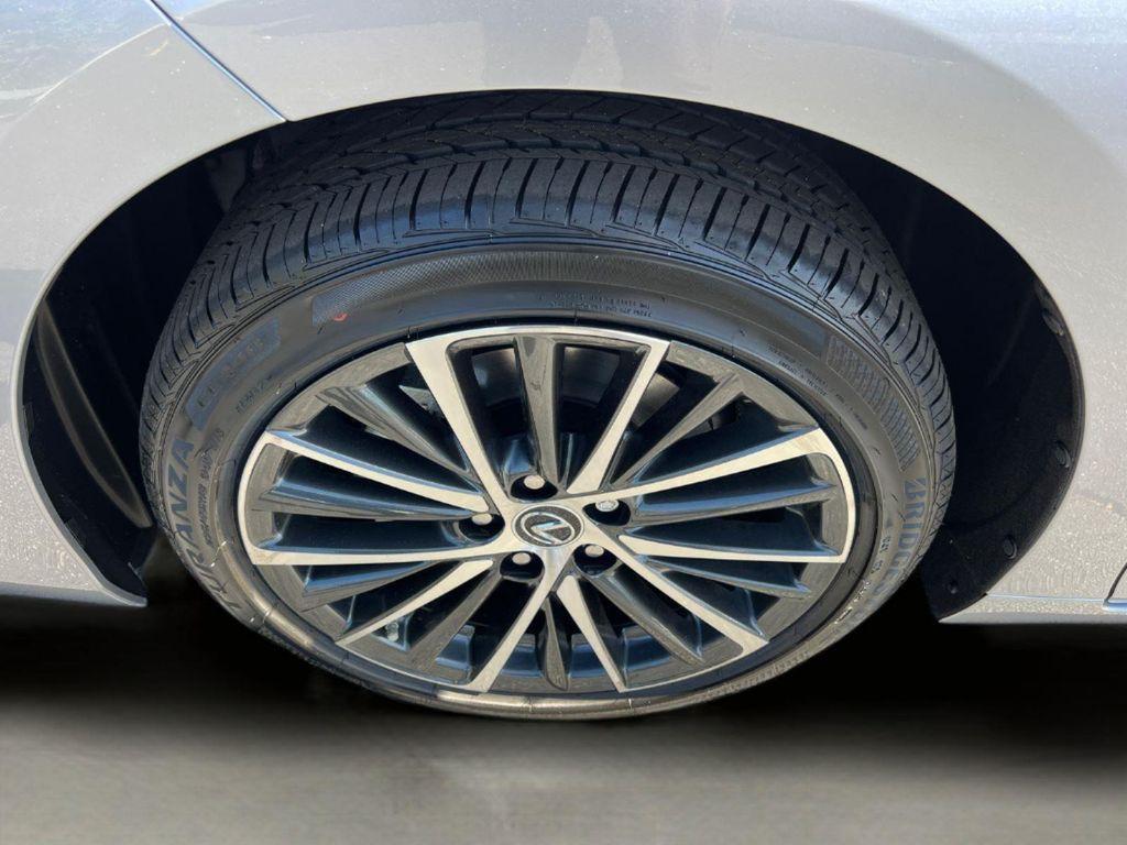 new 2025 Lexus ES 350 car, priced at $50,334