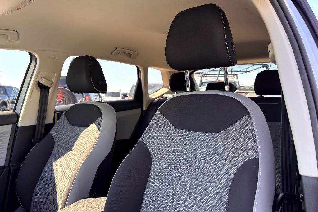 used 2022 Volkswagen Taos car