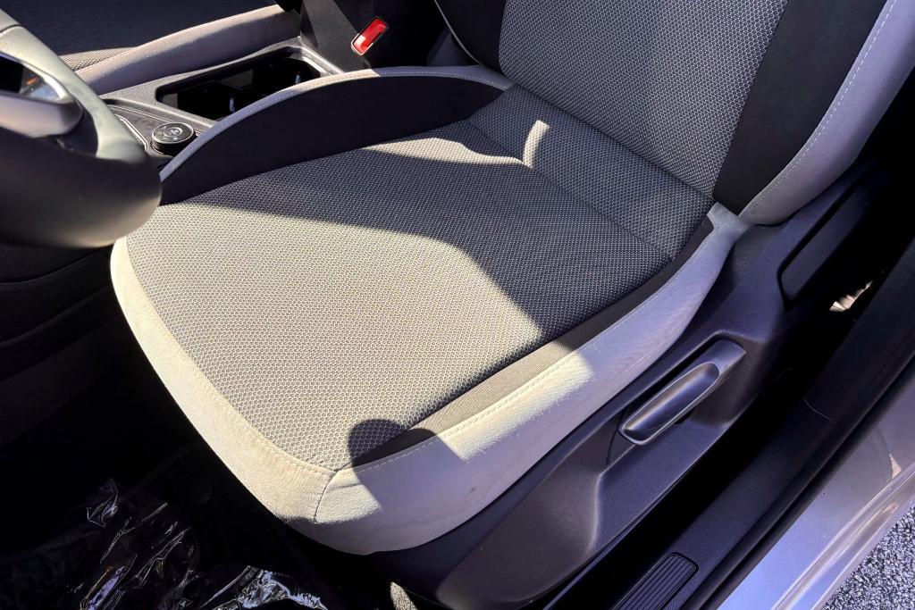 used 2022 Volkswagen Taos car