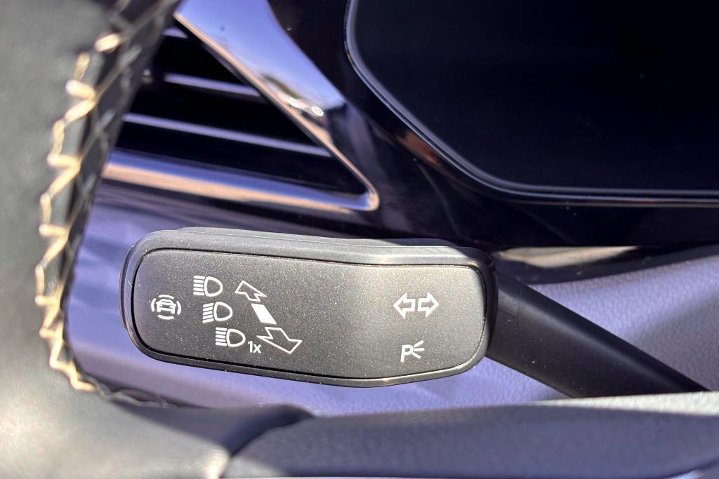 used 2022 Volkswagen Taos car