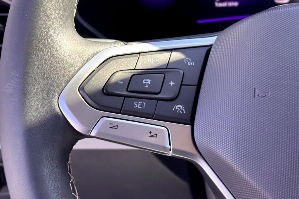 used 2022 Volkswagen Taos car