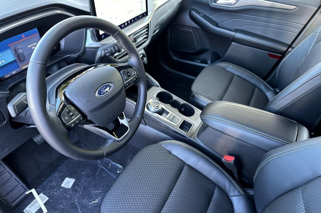 new 2025 Ford Escape car, priced at $29,500