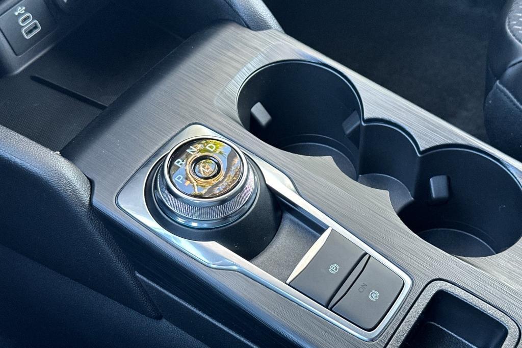 new 2025 Ford Escape car, priced at $29,500