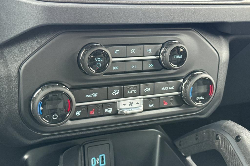 new 2025 Ford Bronco car, priced at $55,271