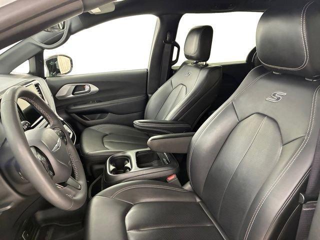 used 2024 Chrysler Pacifica Hybrid car, priced at $28,941