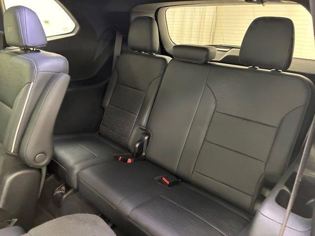 used 2025 Buick Enclave car, priced at $39,618