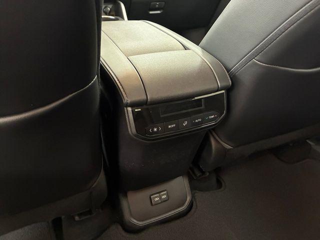used 2022 Toyota Highlander car, priced at $40,366