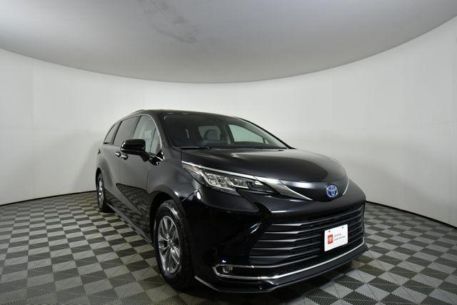 used 2023 Toyota Sienna car, priced at $40,490