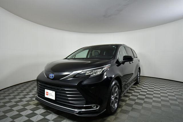 used 2023 Toyota Sienna car, priced at $40,490