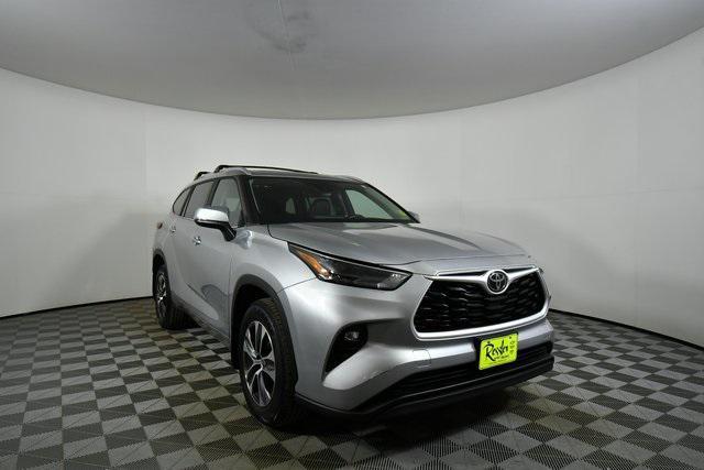 used 2023 Toyota Highlander car, priced at $36,990