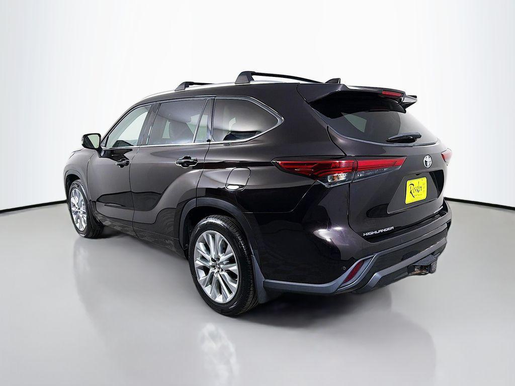 used 2022 Toyota Highlander car, priced at $33,990