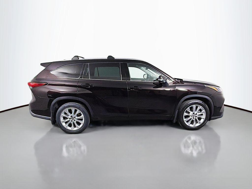 used 2022 Toyota Highlander car, priced at $33,990