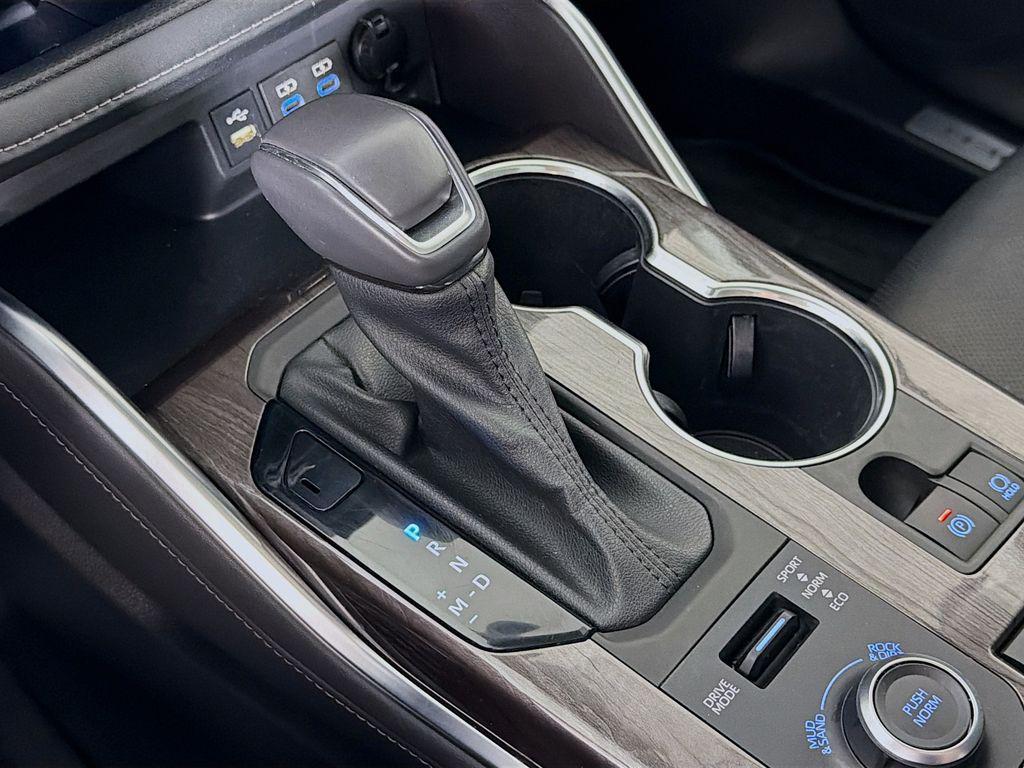 used 2022 Toyota Highlander car, priced at $33,990