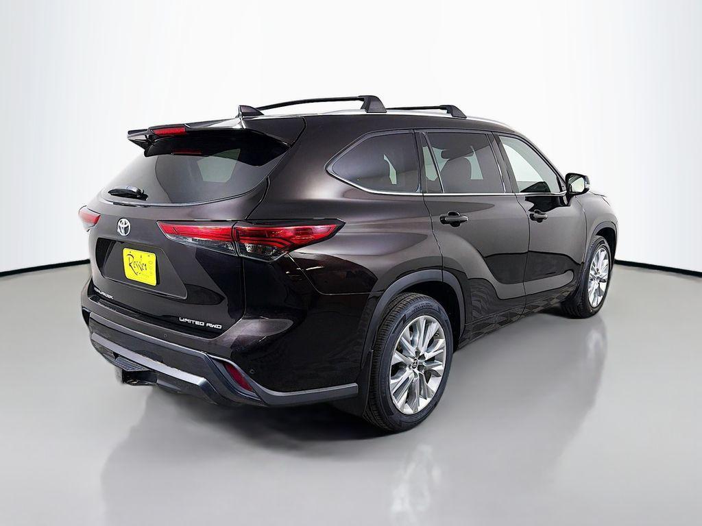 used 2022 Toyota Highlander car, priced at $33,990
