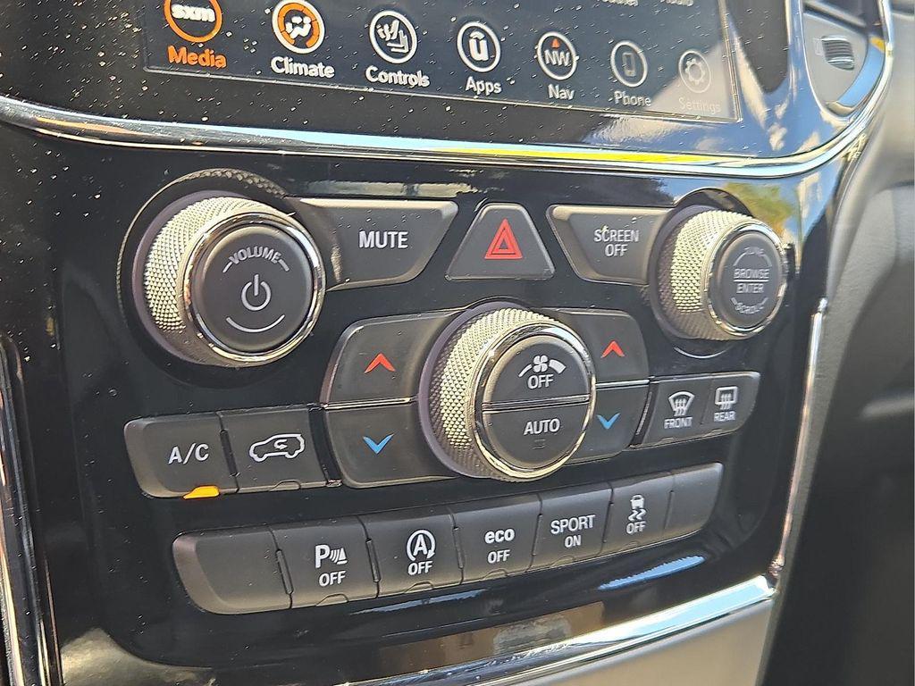 used 2021 Jeep Grand Cherokee car, priced at $19,577