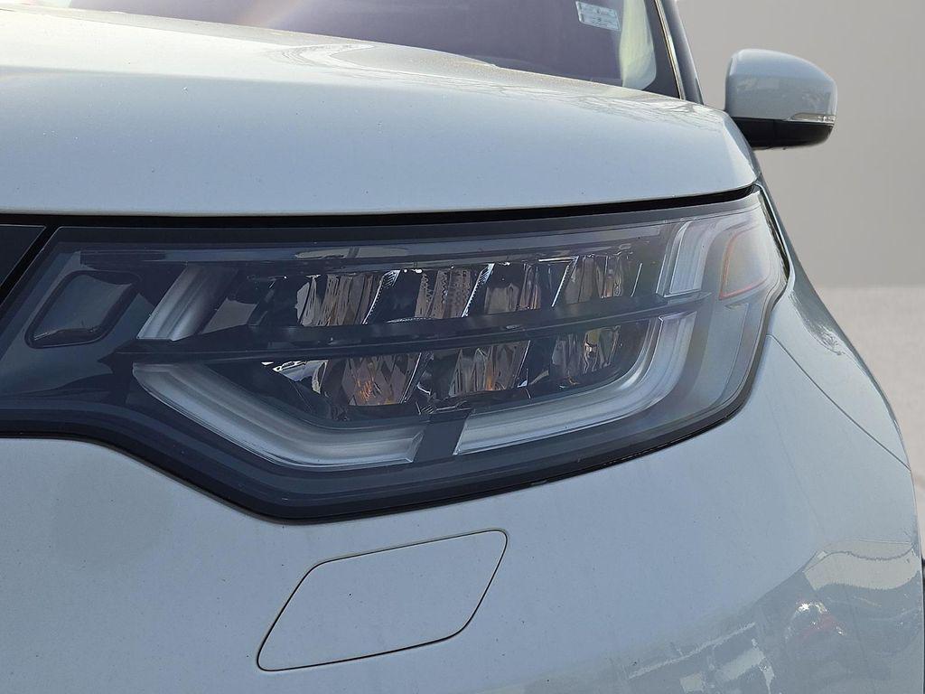 used 2019 Land Rover Discovery car, priced at $22,977