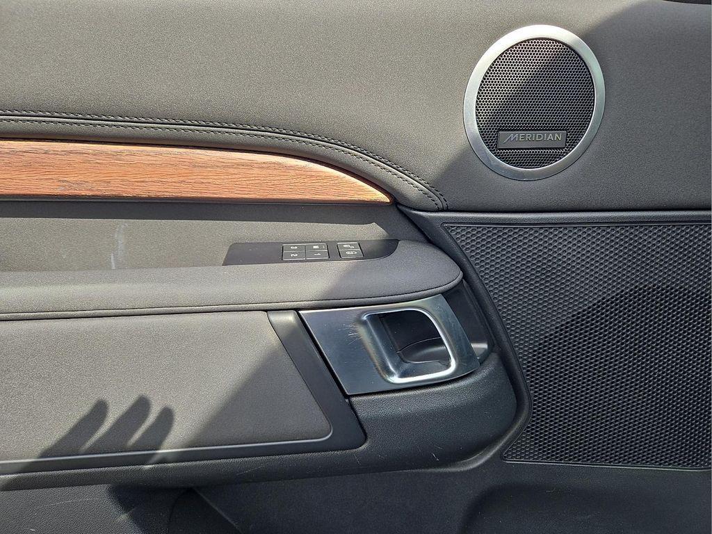 used 2019 Land Rover Discovery car, priced at $22,977