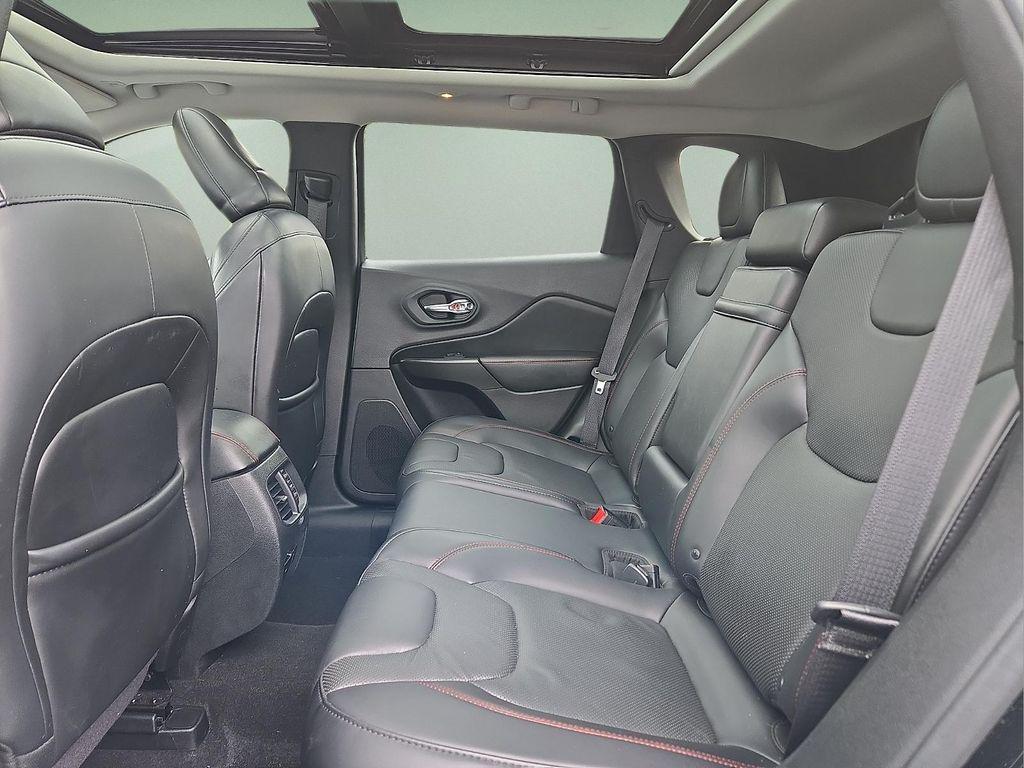 used 2019 Jeep Cherokee car, priced at $15,977