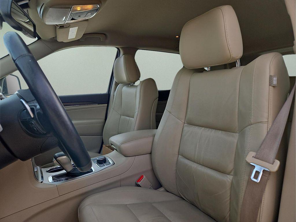 used 2016 Jeep Grand Cherokee car, priced at $11,977