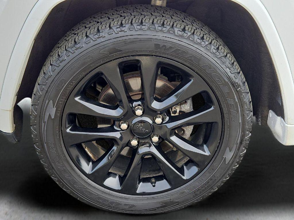 used 2017 Jeep Grand Cherokee car, priced at $13,477