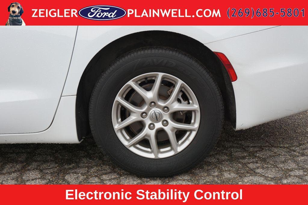 used 2024 Chrysler Pacifica car, priced at $29,494