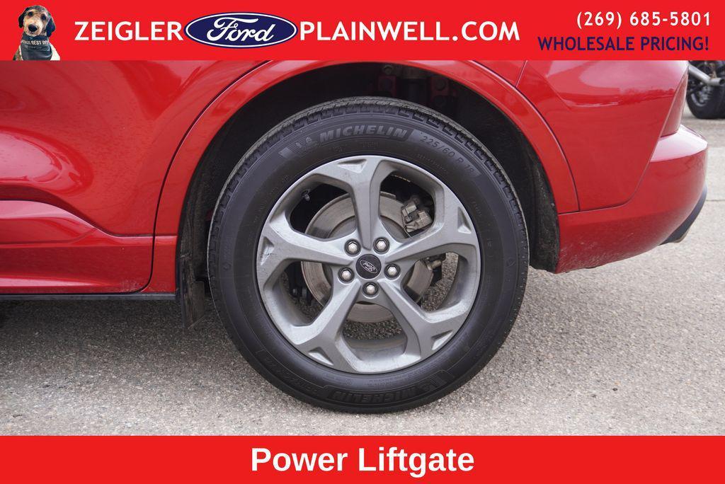 used 2024 Ford Escape car, priced at $19,990