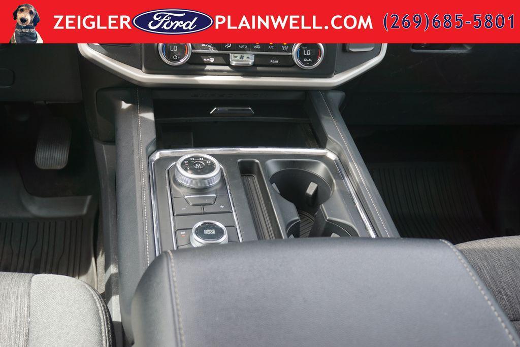 used 2024 Ford Expedition car, priced at $35,454