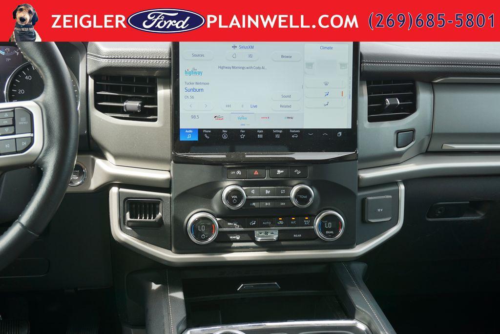 used 2024 Ford Expedition car, priced at $35,454