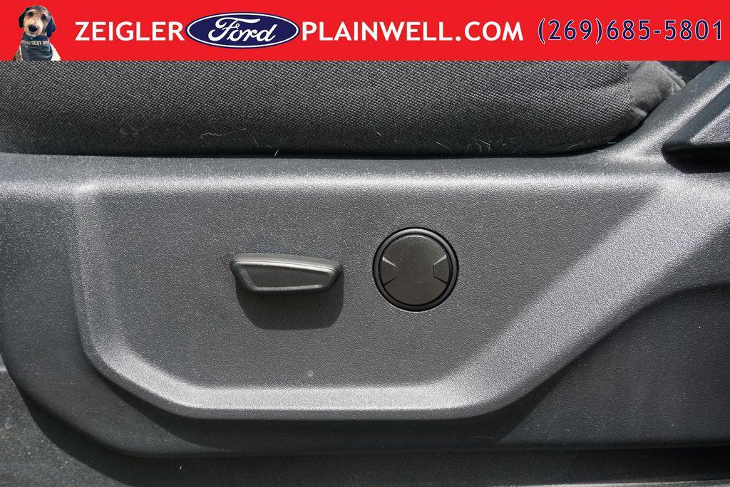used 2024 Ford Expedition car, priced at $35,454